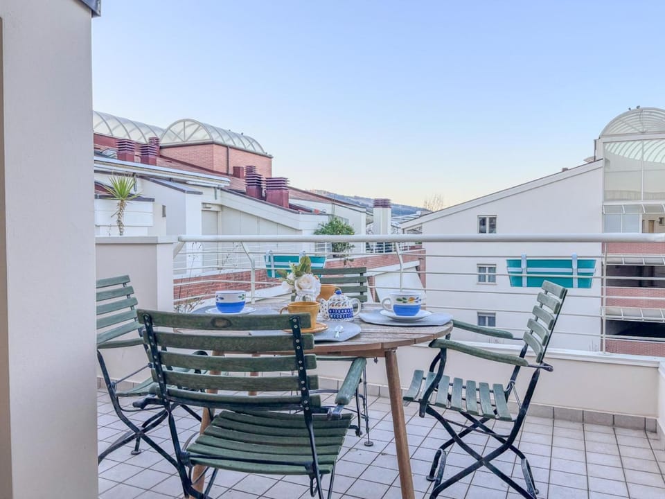 Balcony/Terrace, Balcony/Terrace
