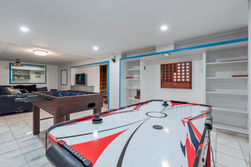 13Bed 7Bath Beach Home House in Ventnor City