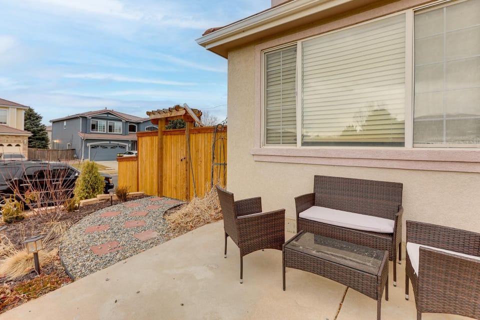 Extended Stay in Denver! Cozy Apartment w/ Patio Apartment in Aurora
