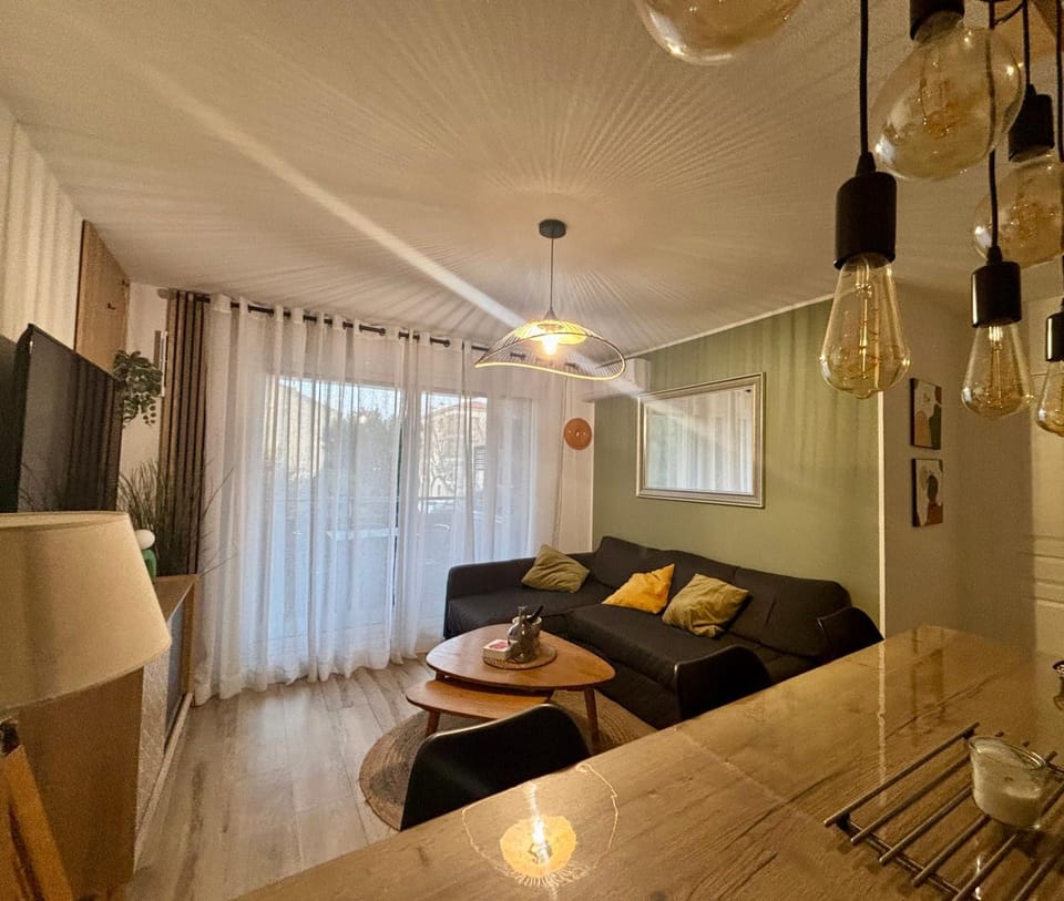 2-bedroom apartment with terrace and garage Apartment in La Seyne-sur-Mer