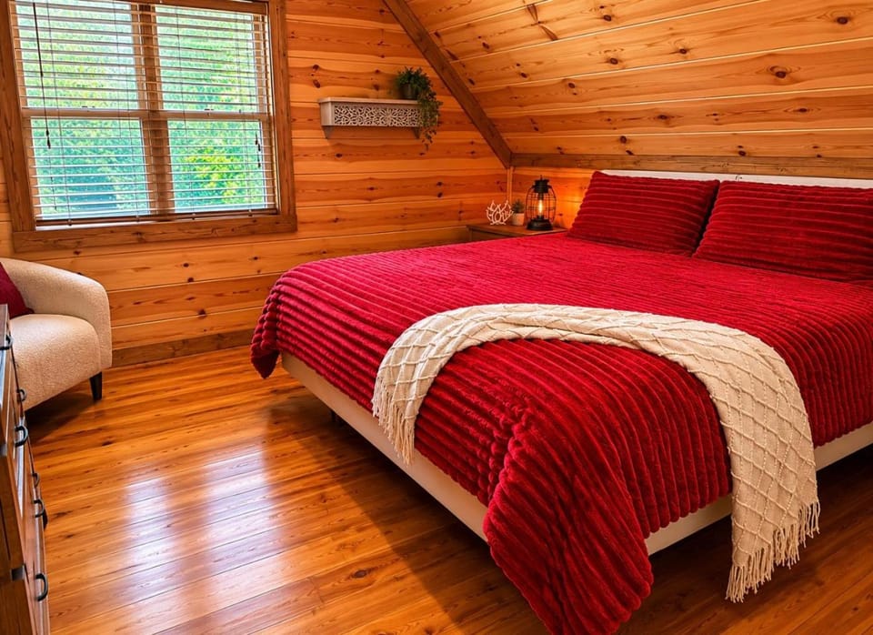 Bed, View (from property/room), Photo of the whole room, Bedroom