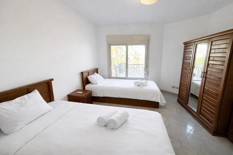 3BDR Beachside Chalet in Einbay Sokhna l Golf view Chalet in Egypt