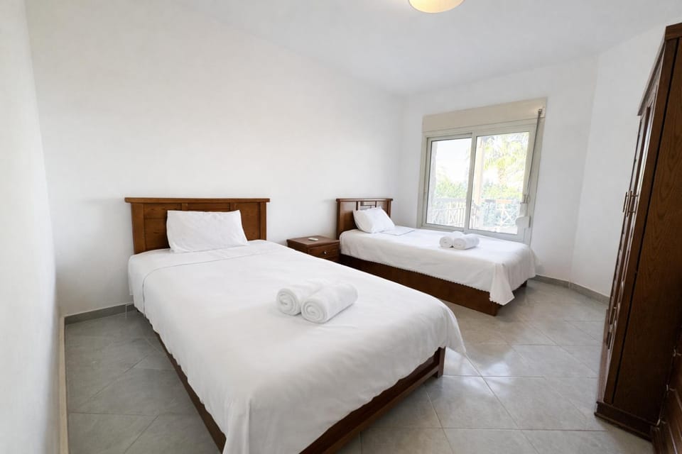 3BDR Beachside Chalet in Einbay Sokhna l Golf view Chalet in Egypt