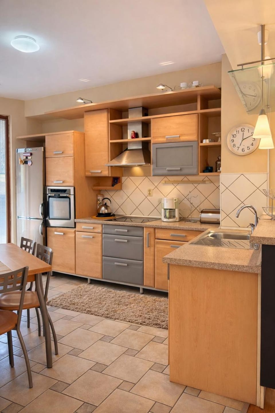 Kitchen or kitchenette, Dining area, dishwasher, minibar, oven, stove, toaster