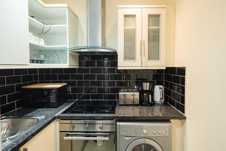 Bright 1 Bed Flat in Marble Arch 4th Floor Apartment in City of Westminster