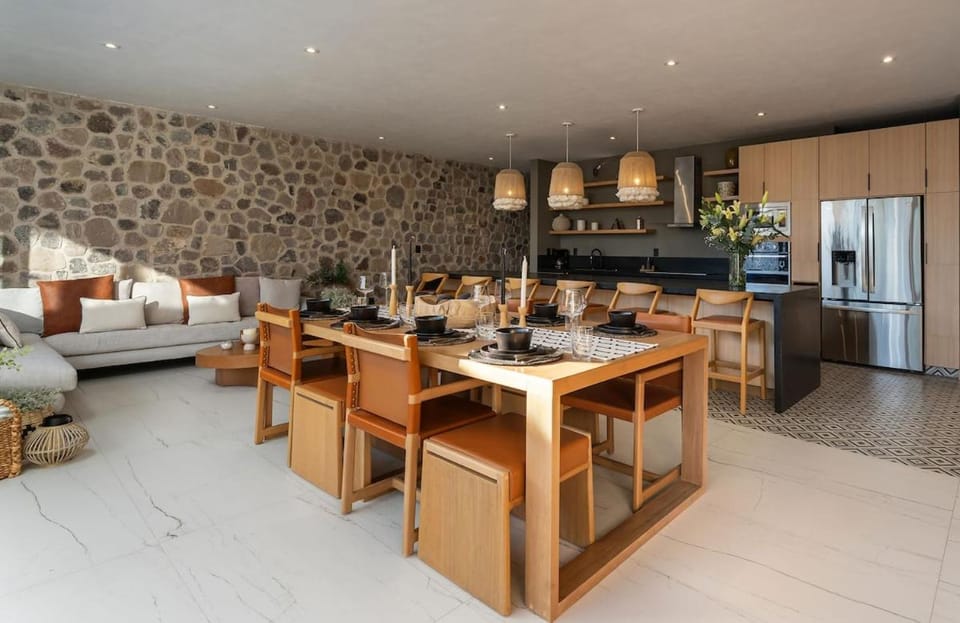 Seating area, Dining area, kitchen