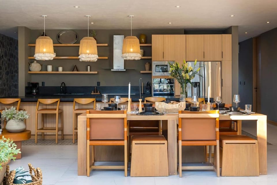 Seating area, Dining area, kitchen