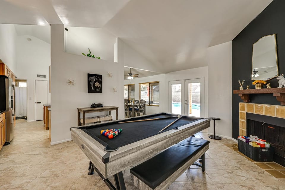Glendale Entertainment Hub! Family Home w/ Pool House in Glendale