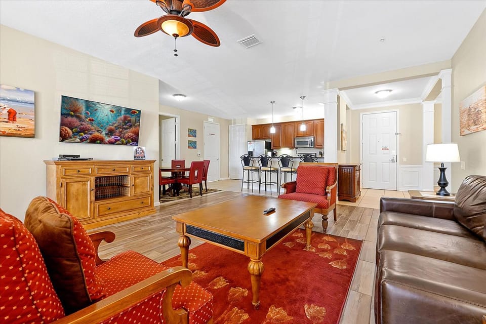 Day, TV and multimedia, Kitchen or kitchenette, Living room, Seating area, Dining area, furniture