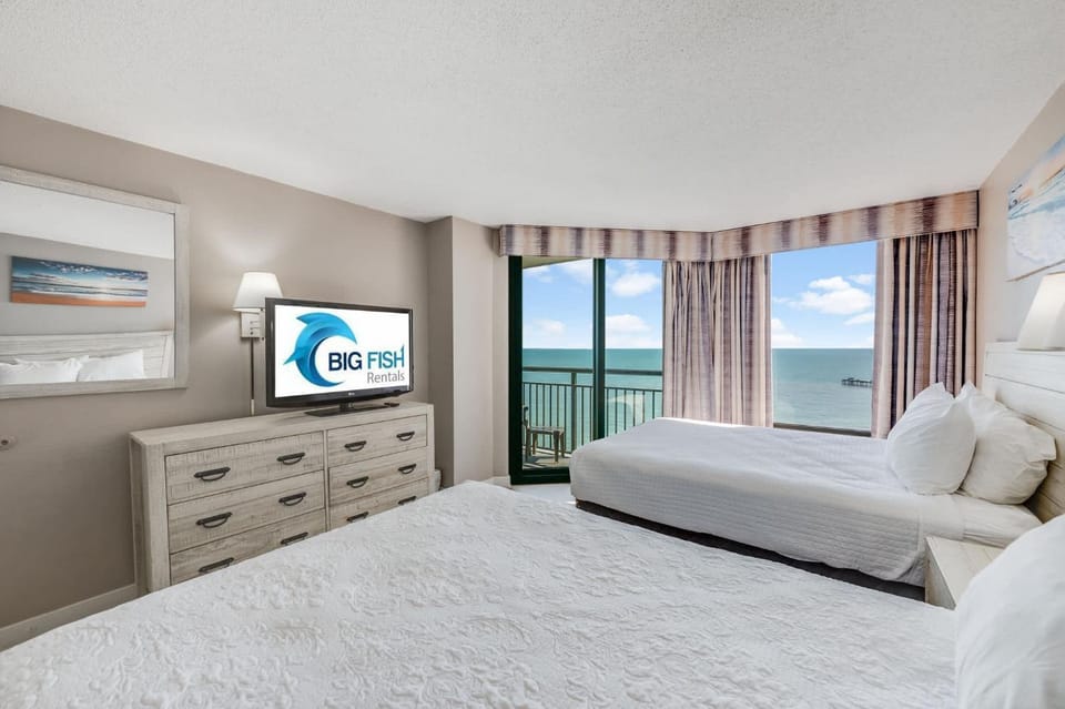 Pet Friendly 1BR Direct Oceanfront Views Remodeled House in Myrtle Beach