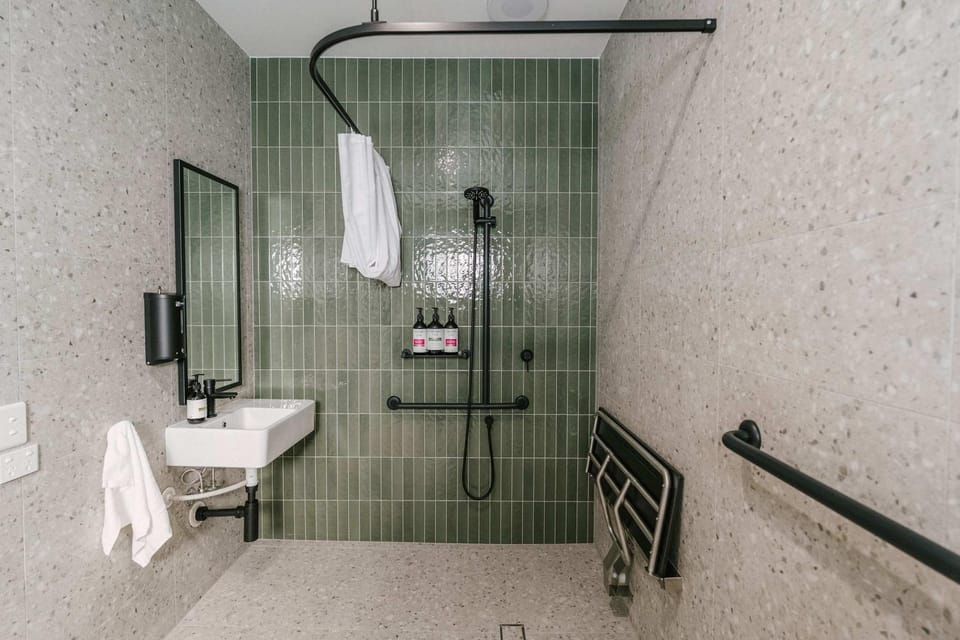 Ropa Accessible Suites - Luxe Stay in Dubbo Apartment in Dubbo