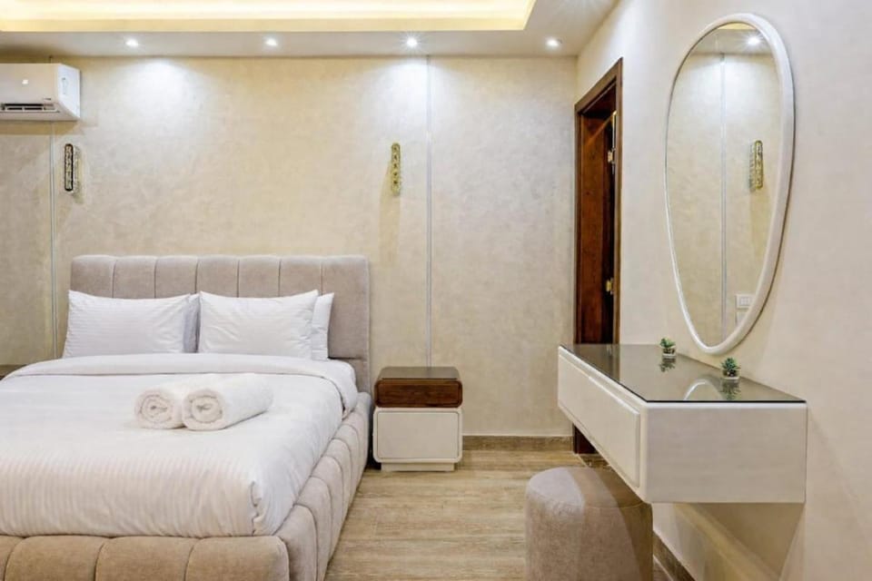 Sheraton 2BDR Metropolitan 5 mins to CAI Airport Apartment in Cairo Governorate