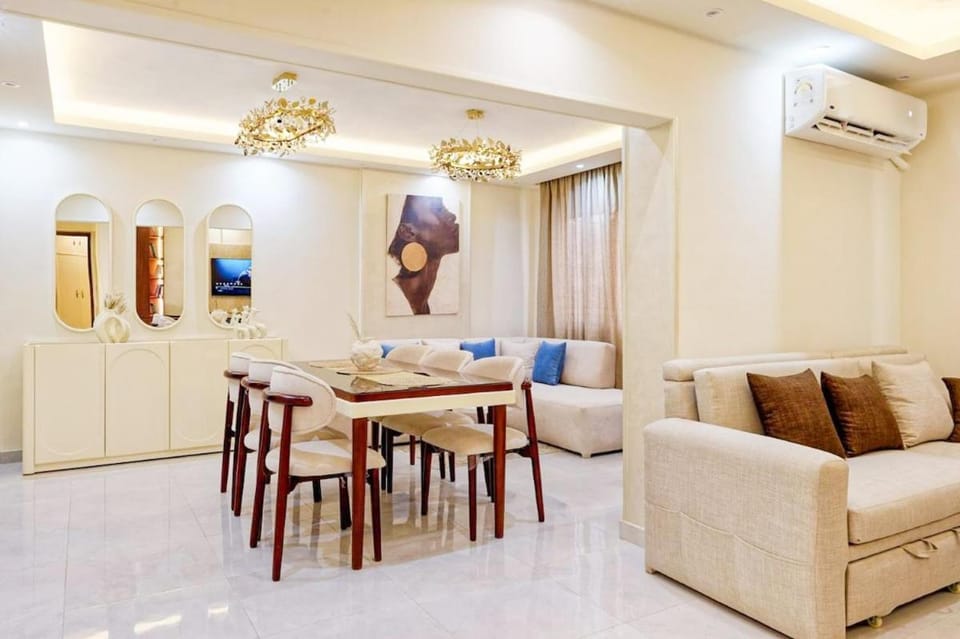 Sheraton 2BDR Metropolitan 5 mins to CAI Airport Apartment in Cairo Governorate