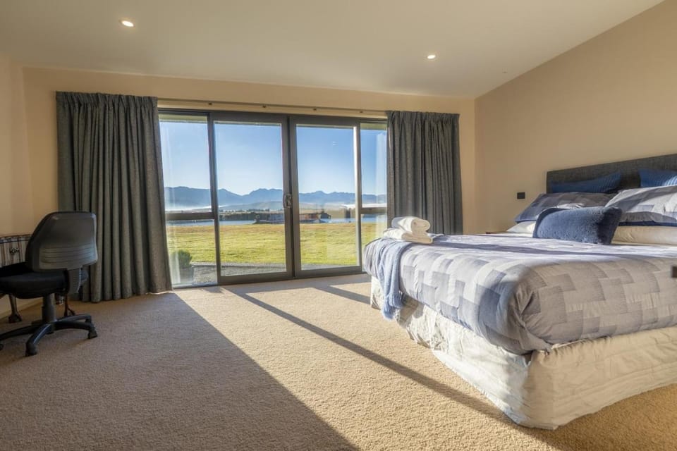 West Manor House in Twizel