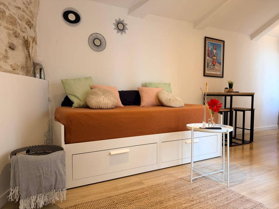 Aix-en-Provence - Studio hyper centre Neuf avec Clim Apartment in Aix-en-Provence