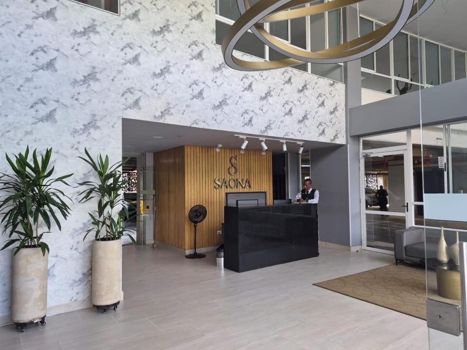 Exclusive 13th-Floor Luxury Apt in Garden City Apartment in Cali