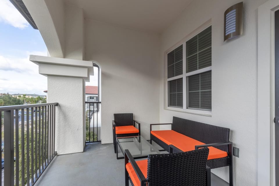 Day, Balcony/Terrace, Seating area
