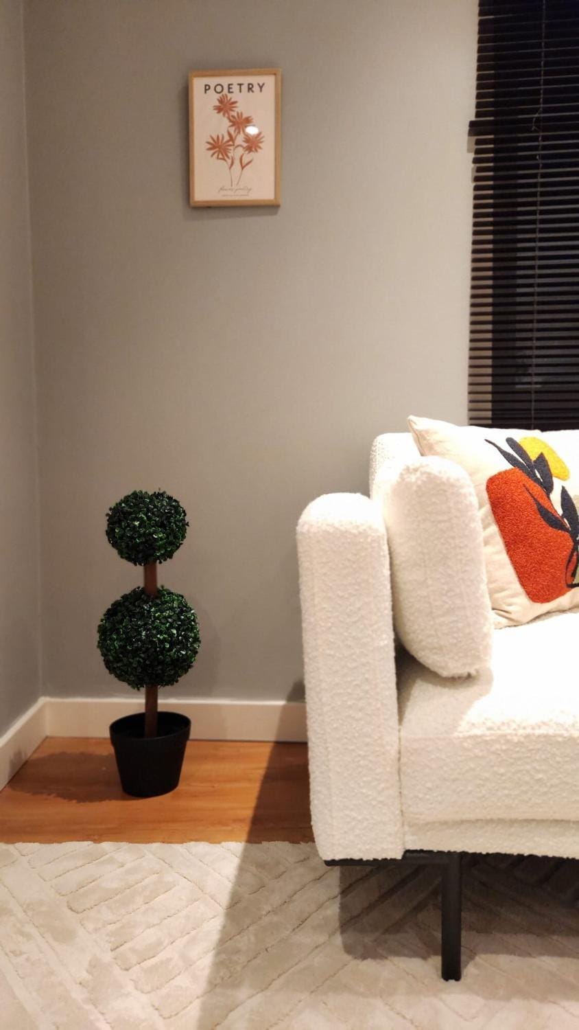 Living room, Photo of the whole room, Seating area