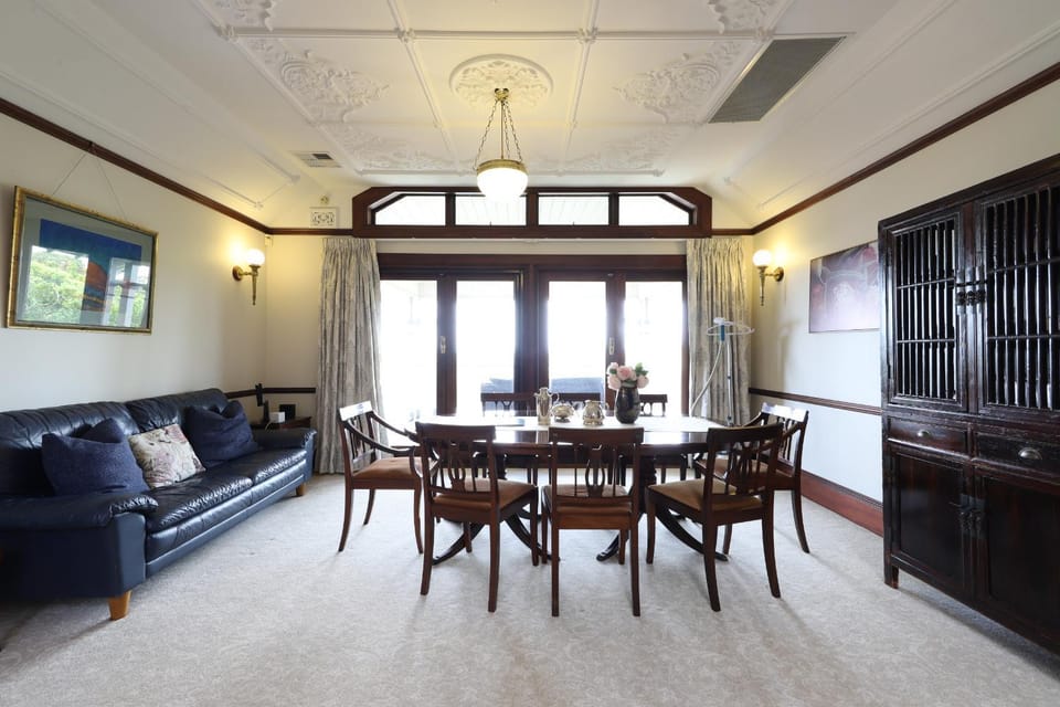 Grand Sydney Castle Home, Business Conference, Work Stay, Family Reunion Sleeps 25 plus Villa in Sydney