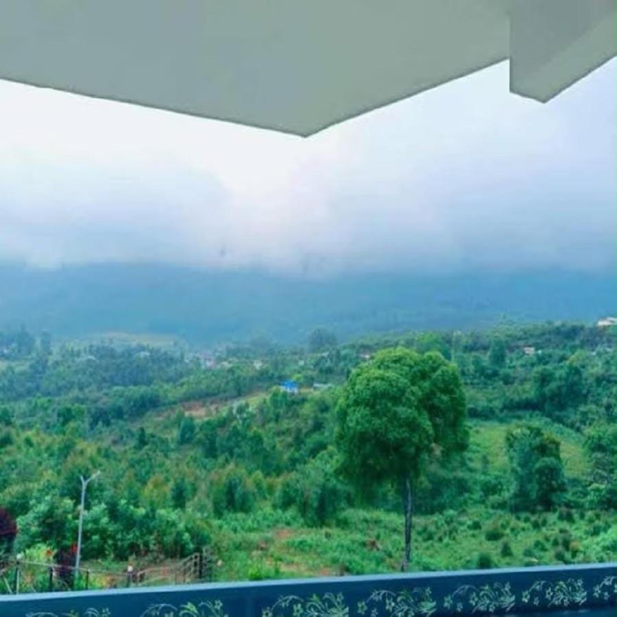 ROCK HOLIDAYS KANTHALLoR Apartment in Kerala
