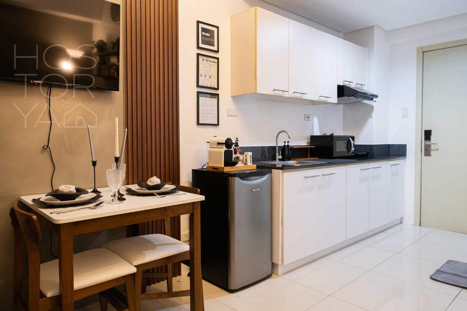 Coffee/tea facilities, Kitchen or kitchenette, Dining area