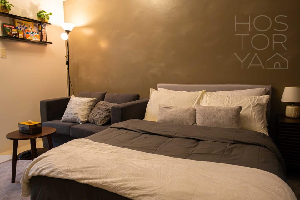 Bed, Living room, Bedroom