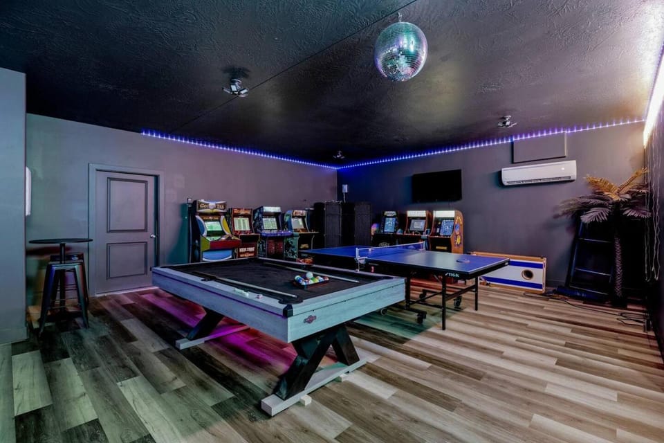 Billiard, Game Room, Table tennis