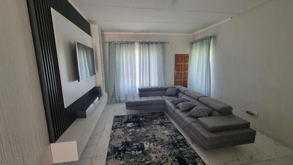124 On Comet Oaks Apartment in Gauteng