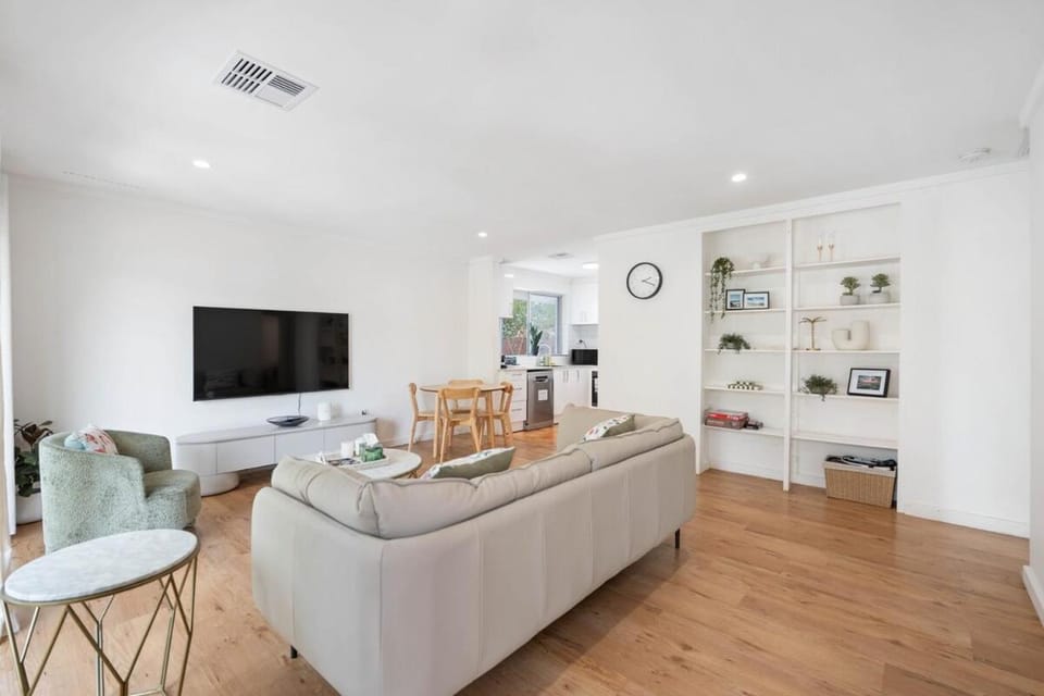 Wembley Downs Treetop Retreat House in Perth