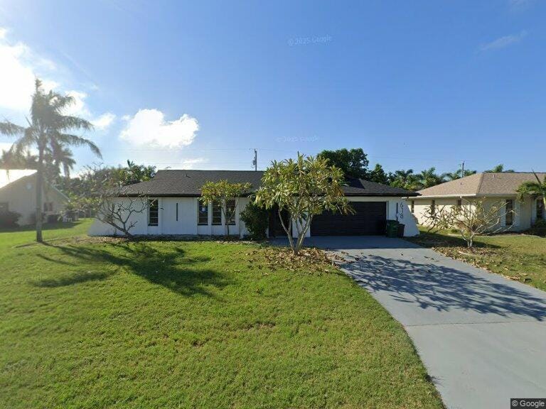 Sunny Cape Coral, free Heated Pool from Nov March No extras Fees Apartment in Cape Coral