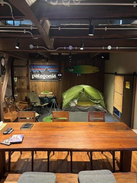 Living room, Diving