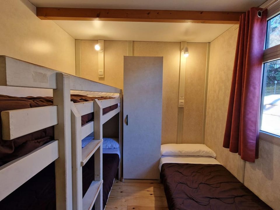 Bungalow de 24m² avec Terrasse - 2 Chambres pour 4 personnes - API-1-52-1885 Campground/ 
RV Resort in Western coast of Cantabria