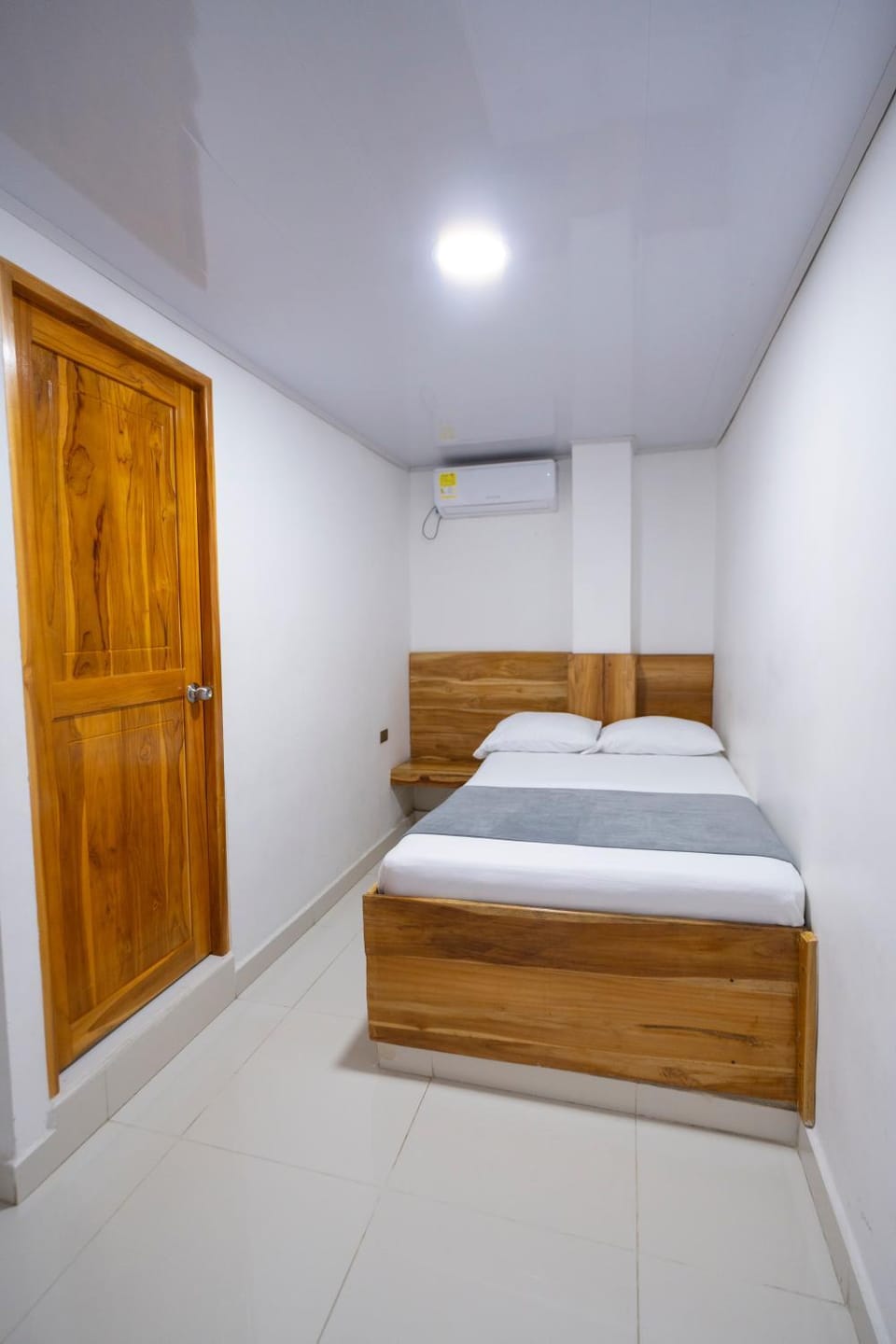 Bed, air conditioner