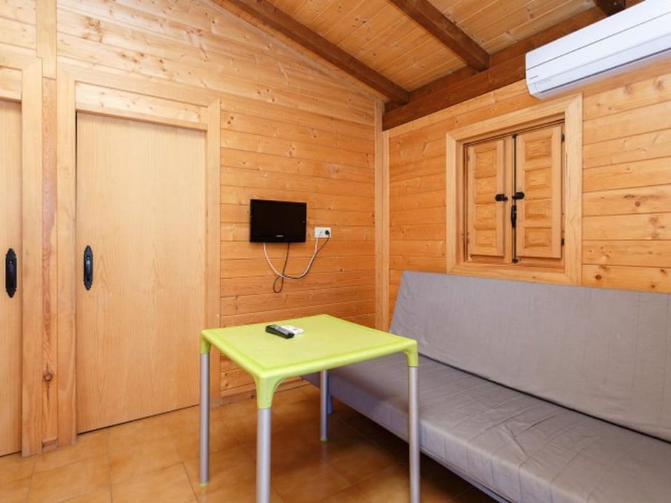 Cabane avec Terrasse pour 6 Personnes - API-1-52-1902 Campground/ 
RV Resort in Andalusia