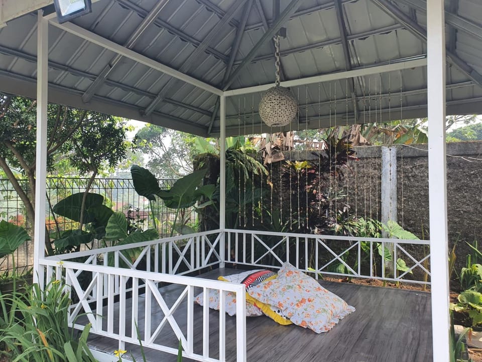 Villa Swasti, Cisarua Villa in Cisarua