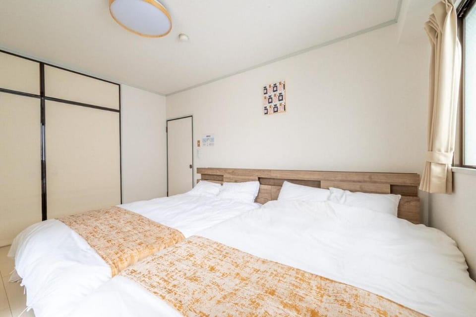 Spacious house hotel-style linen 1 minute walk from the station 30 minutes to USJ 15 minutes to Dotonbori 7 minutes to Umeda Apartment in Nagano Prefecture