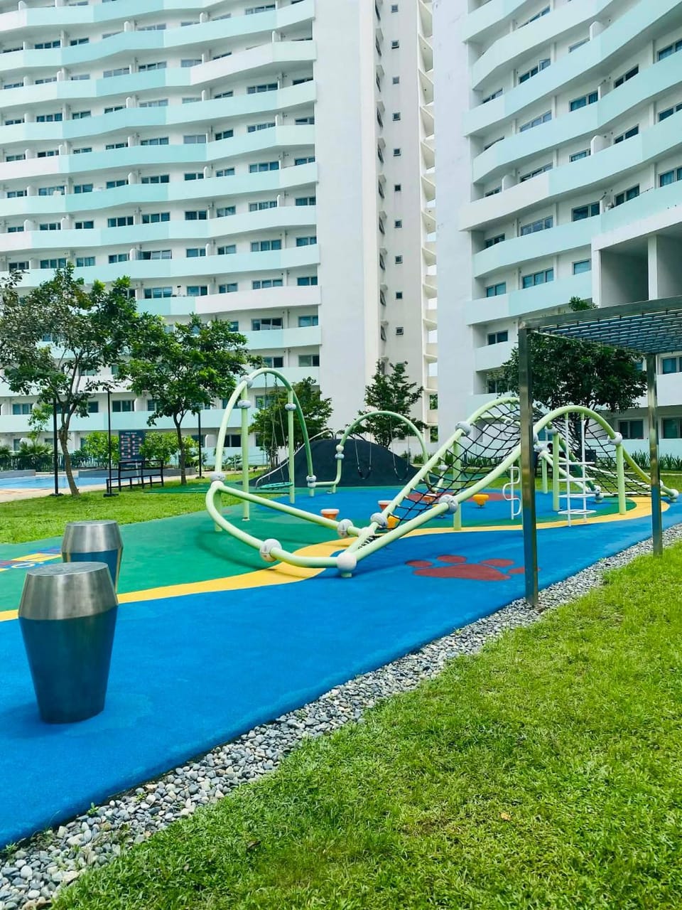 1Bedroom Condo Unit in QC - Free Swimming Apartment hotel in Quezon City