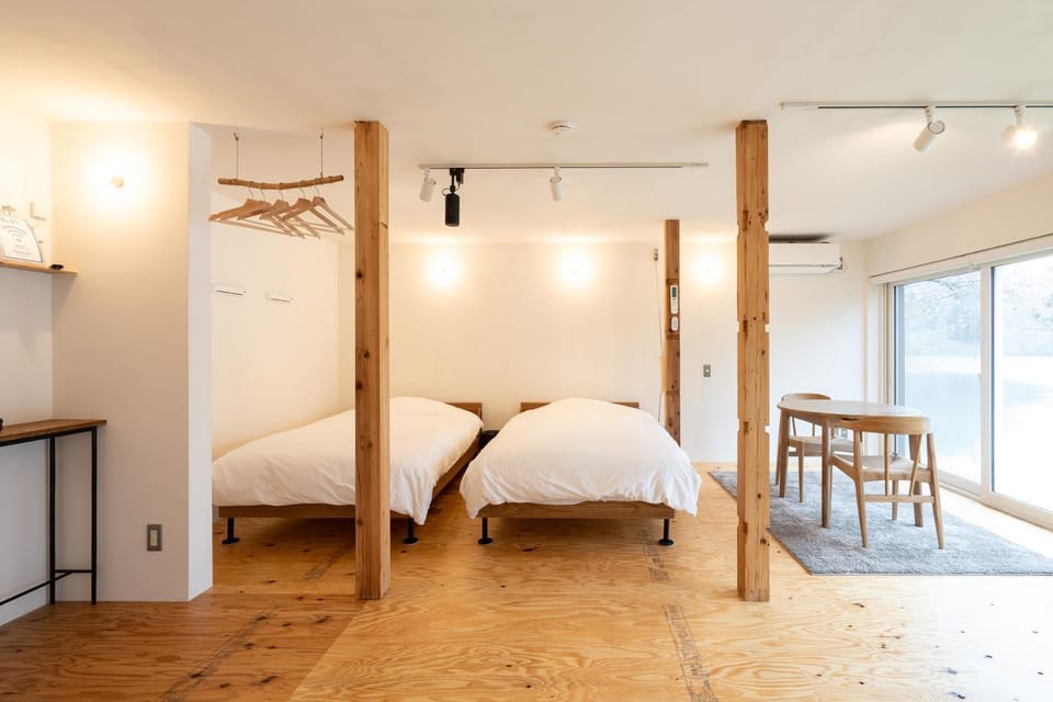 Bed, Bedroom, air conditioner