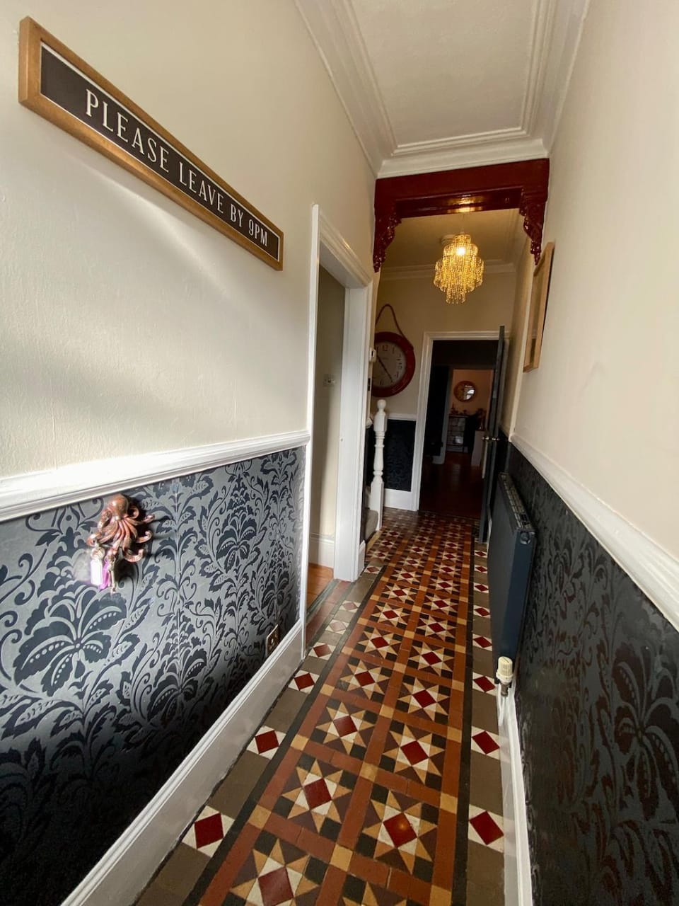 4-Bedroom Stylish Victorian homestay House in Gloucester