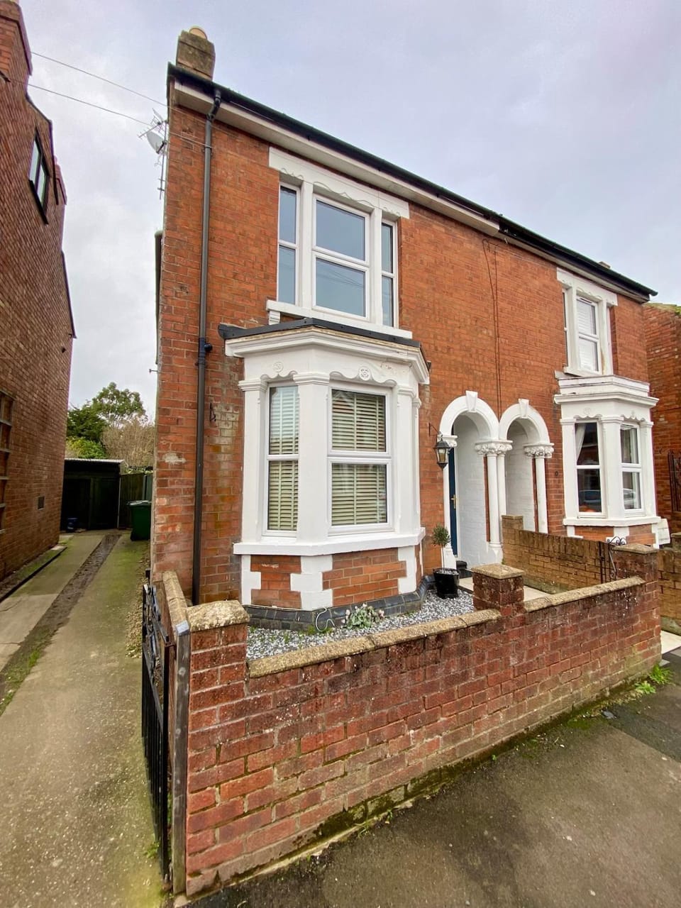 4-Bedroom Stylish Victorian homestay House in Gloucester