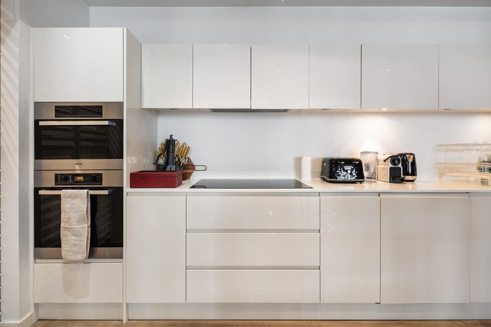 AC Fresh! Super-king 3bd 2bth Luxury Pad Nr Palace Apartment in City of Westminster