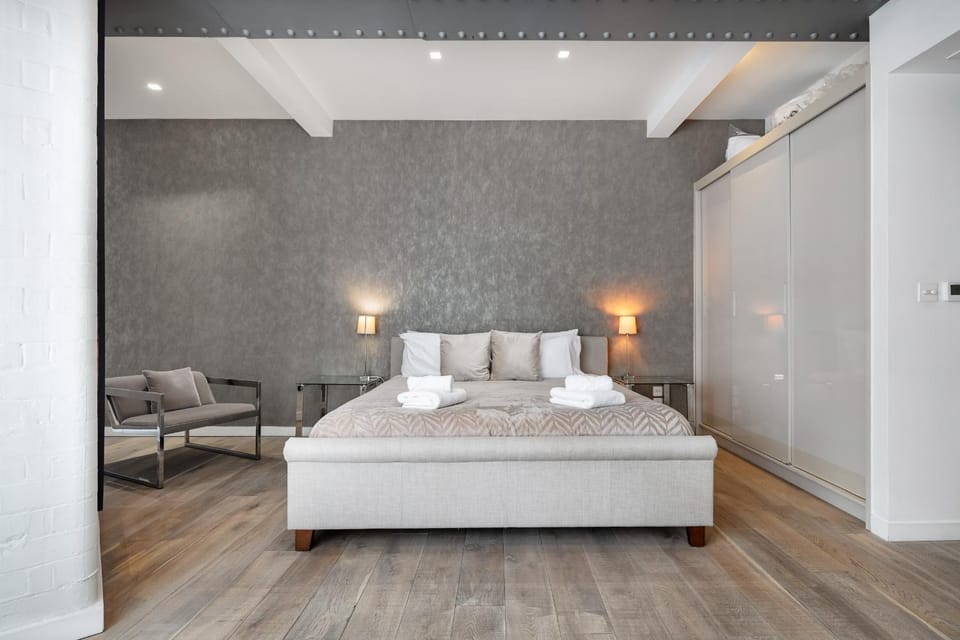 AC Fresh! Super-king 3bd 2bth Luxury Pad Nr Palace Apartment in City of Westminster