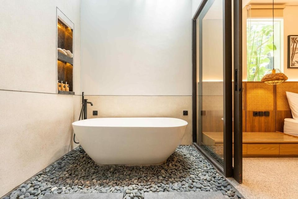 Pasisi 15 - 4BR Modern Gem with Private Pool, Canggu Villa in North Kuta