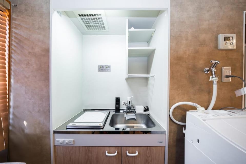 6 min walk from Shibuya Ward, Nishi-Shinjuku 5-chome Station, Great access to Shinjuku and Harajuku, 6 people, 201 Apartment in Nagano Prefecture