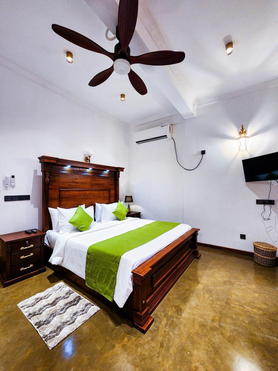 Bed, Photo of the whole room, Bedroom, air conditioner