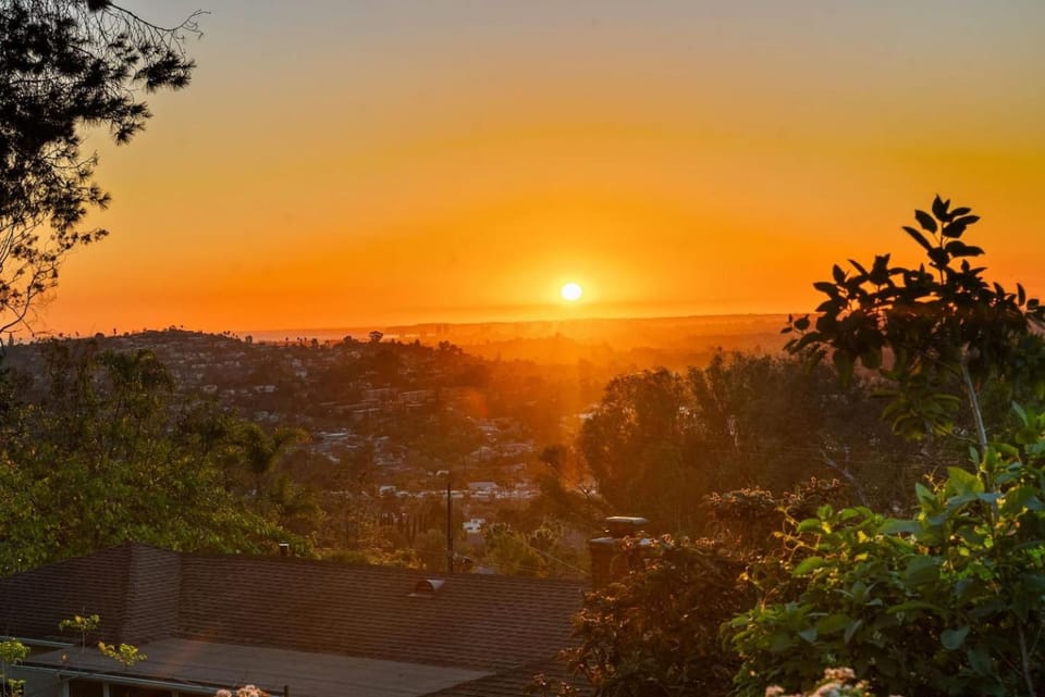 Sunset Summit by Coastline Vacation Rentals House in Casa De Oro-Mount