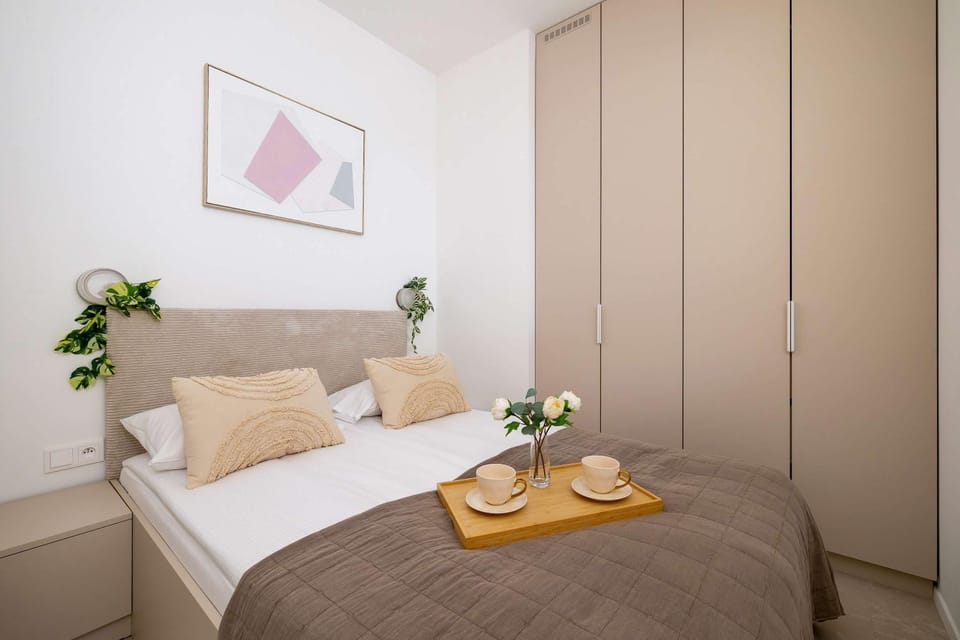 Bed, Photo of the whole room, Bedroom, towels, wardrobe