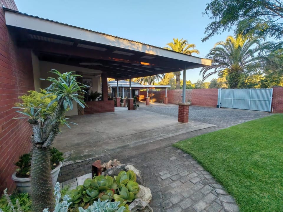 Garden view, Parking