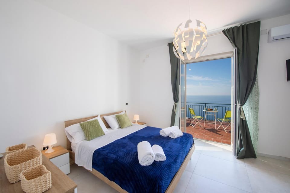 Bed, Natural landscape, Photo of the whole room, Bedroom, Sea view, towels