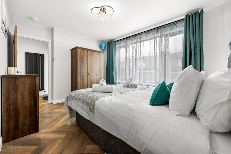 Bed, Photo of the whole room, Bedroom, towels, wardrobe